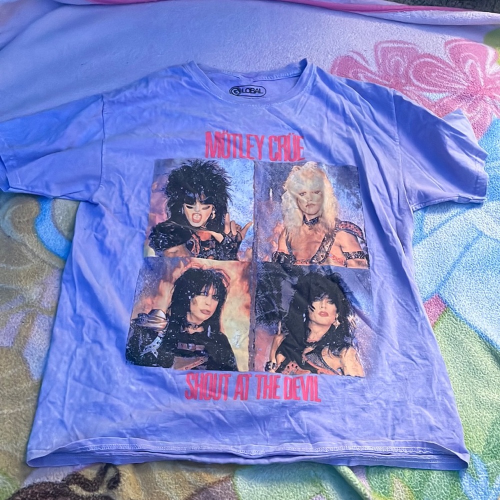 Mötley Crüe, "SHOUT AT THE DEVIL" Graphic Tee